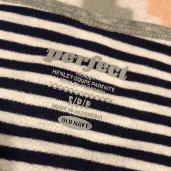 Old Navy Womens Navy Blue&White Striped “Perfect Henley” Short Sleeve Top Size S - Picture 2 of 12